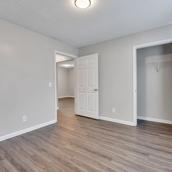 living room at Lakeview Oaks Apartments in Savannah, GA